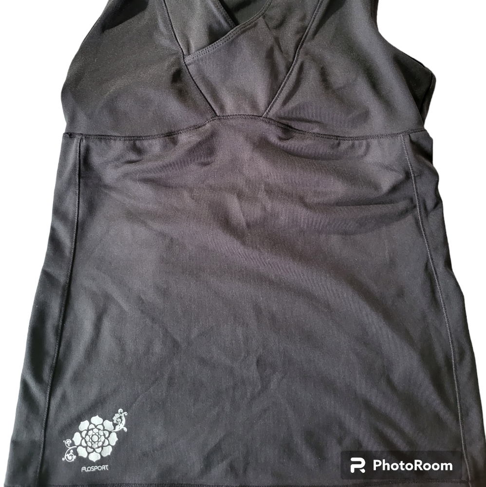 Sports top women black